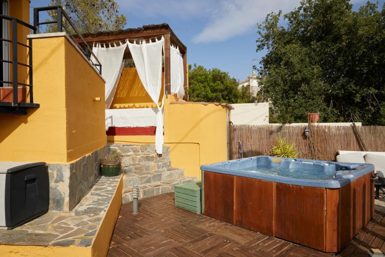 Olivella Amazing Vila Close To Sitges, Jacuzzi, Swimming Pool & Exellent Views المظهر الخارجي الصورة