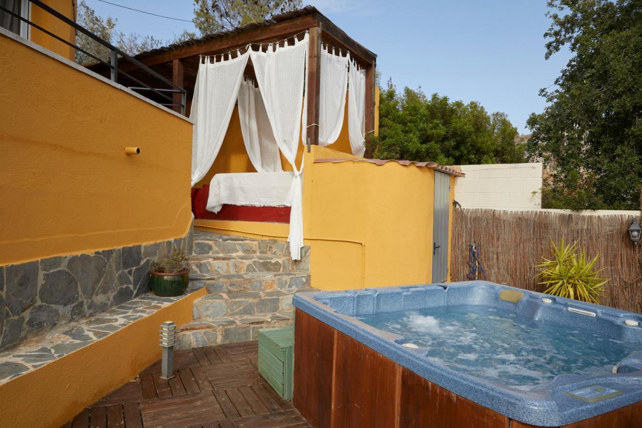 Olivella Amazing Vila Close To Sitges, Jacuzzi, Swimming Pool & Exellent Views المظهر الخارجي الصورة